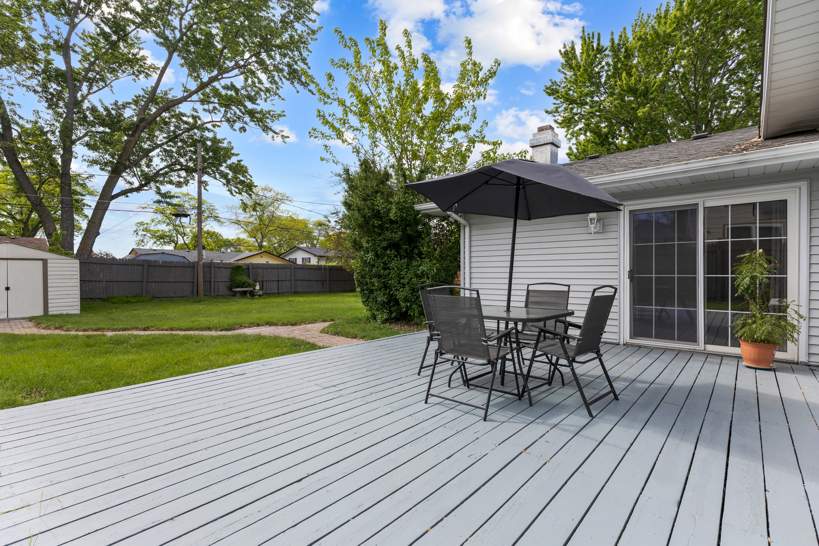 1850 Pierce Road Hoffman Estates, IL 60169 - Photo 21 of 25 a view of a table and chairs on roof deck