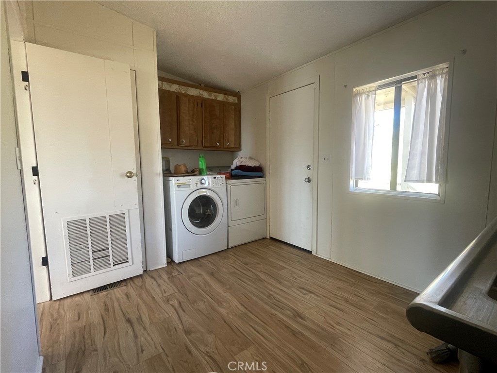 56768 Dickson Hills Road Anza, CA 92539 - Photo 17 of 37 Laundry room/ mud room