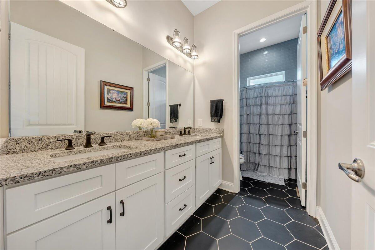 198 Thornblade Way Blue Ridge, VA 24064 - Photo 42 of 78 Bath