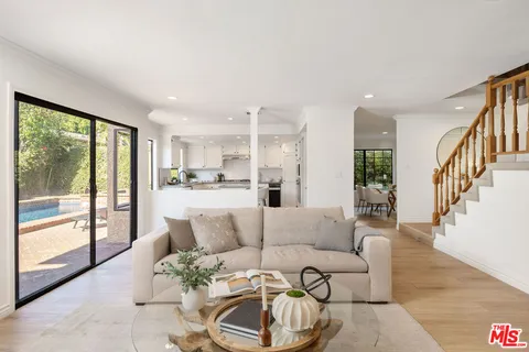 $1,625,000 | 13033 West Magnolia Boulevard, Sherman Oaks, CA 91423