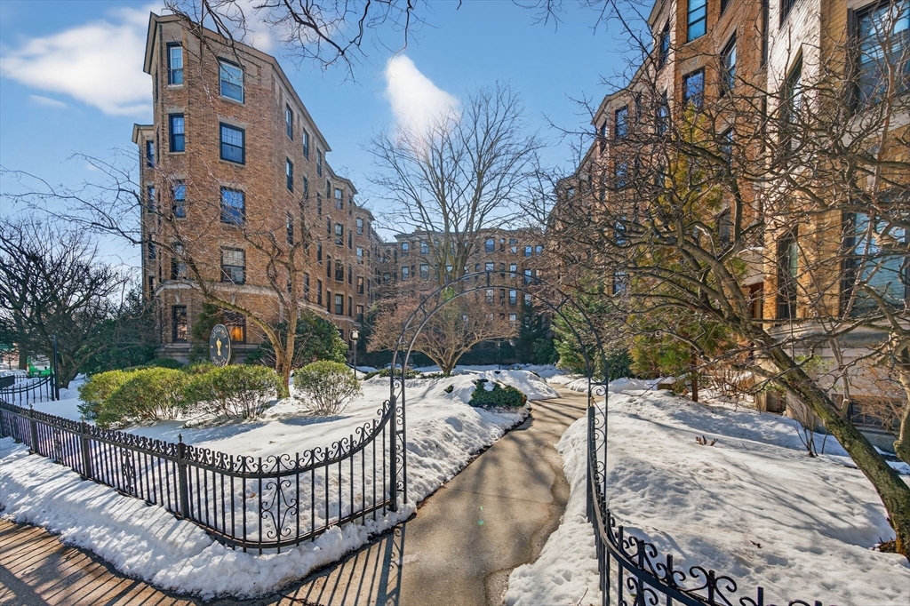 118 Riverway, Unit 29 Boston, MA 02215 - Photo 23 of 31