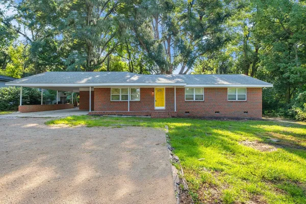 $2,200 | 123 Columbia Drive, Tallahassee, FL 32304