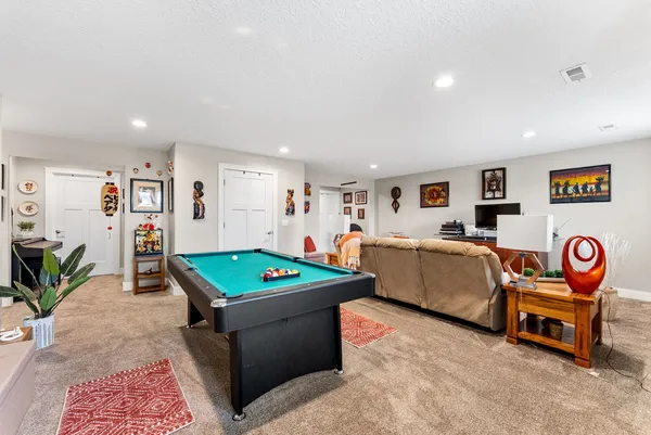$469,000 | 1425 Parkview Lane, Davenport, IA 52807