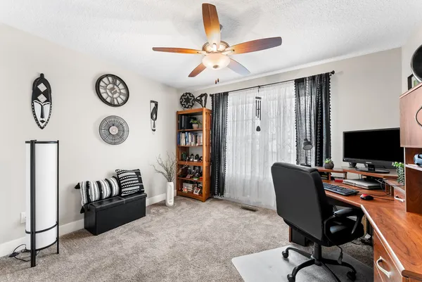 $469,000 | 1425 Parkview Lane, Davenport, IA 52807