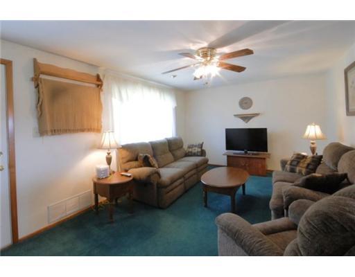 845 McClellandtown Road Uniontown, PA 15401 - Photo 4 of 12 Living Room.