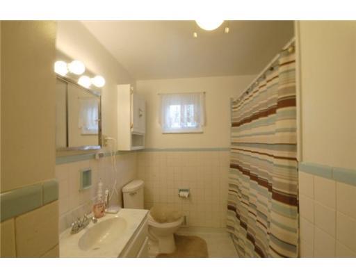 845 McClellandtown Road Uniontown, PA 15401 - Photo 6 of 12 Full Bath.