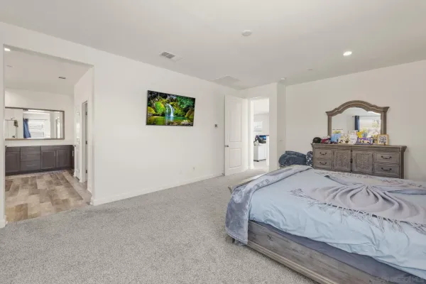 $1,085,000 | 3029 VÃa De Todos Santos, Fallbrook, CA 92028