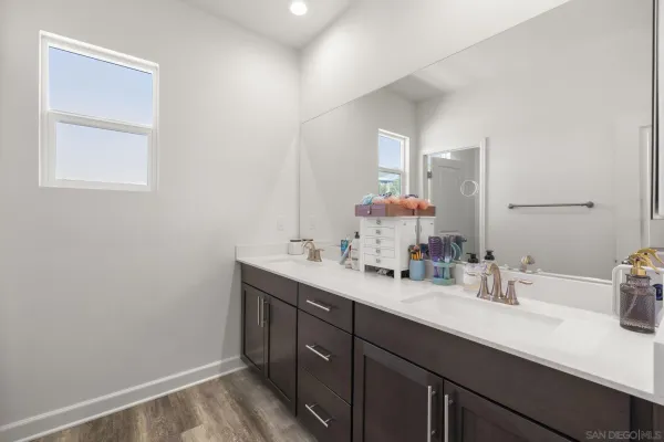 $1,085,000 | 3029 VÃa De Todos Santos, Fallbrook, CA 92028