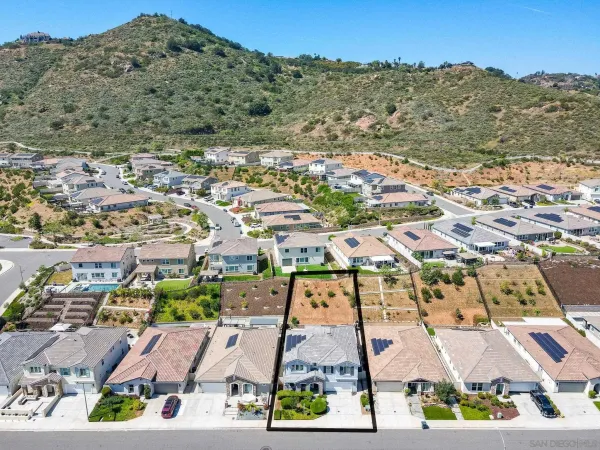 $1,085,000 | 3029 VÃa De Todos Santos, Fallbrook, CA 92028