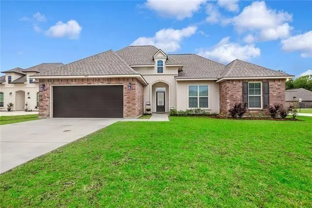 $2,600 | 1933 Bryce Drive, Covington, LA 70435