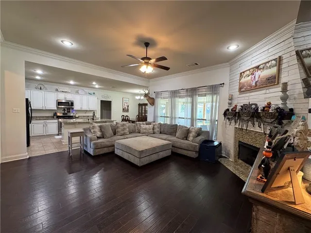 $2,600 | 1933 Bryce Drive, Covington, LA 70435