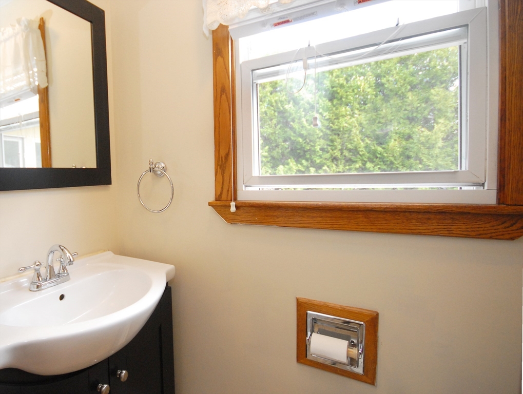 9 Rice Road Maynard, MA 01754 - Photo 17 of 37