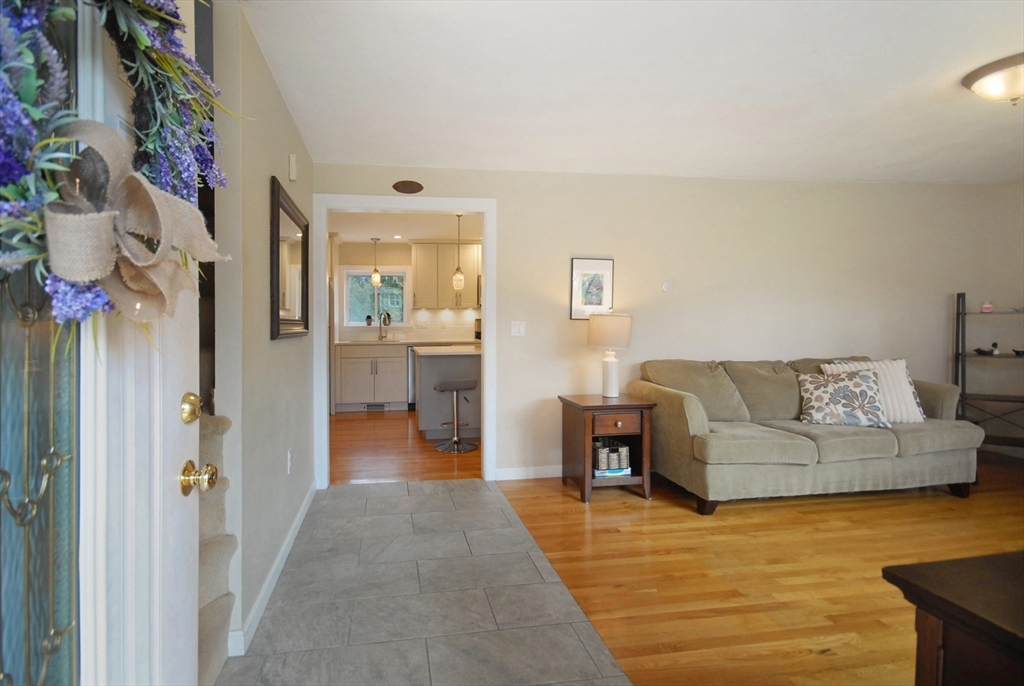 9 Rice Road Maynard, MA 01754 - Photo 4 of 37