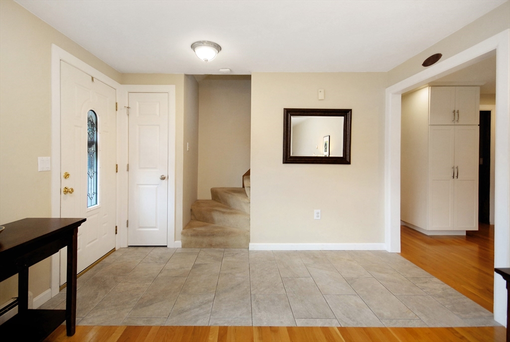 9 Rice Road Maynard, MA 01754 - Photo 7 of 37