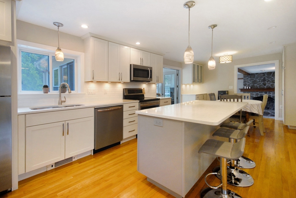 9 Rice Road Maynard, MA 01754 - Photo 8 of 37