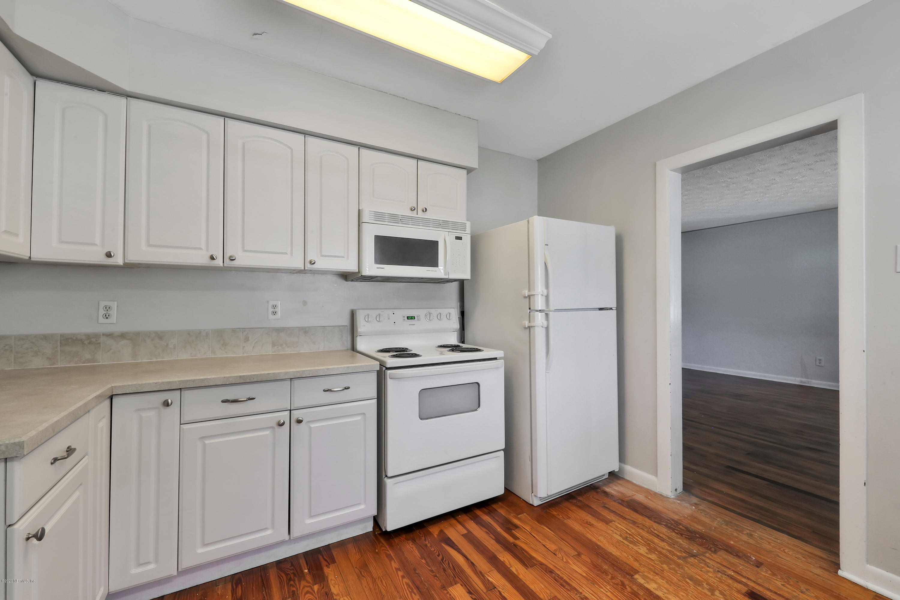 2424 Ridgewood Road Jacksonville, FL 32207 - Photo 12 of 33 1R4A6414