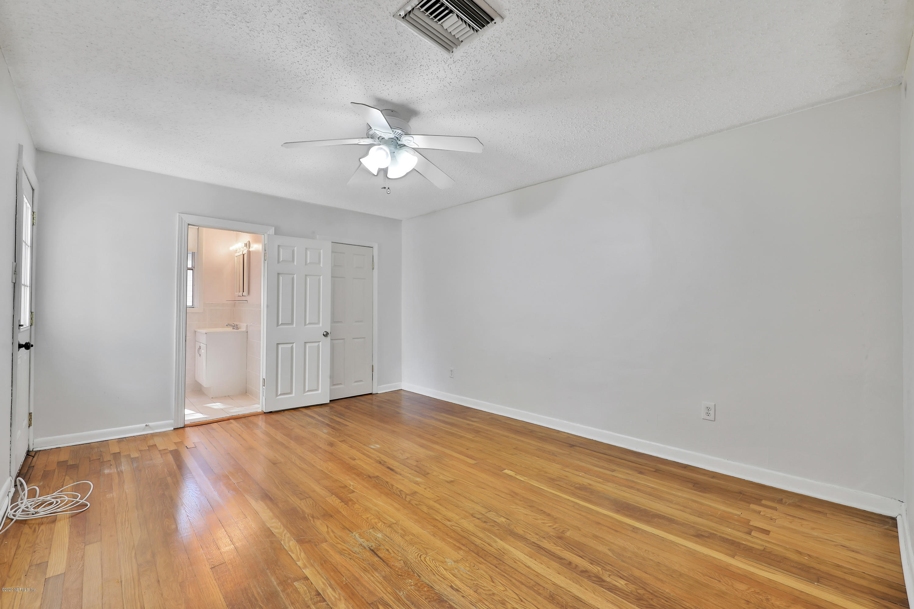 2424 Ridgewood Road Jacksonville, FL 32207 - Photo 18 of 33 1R4A6427