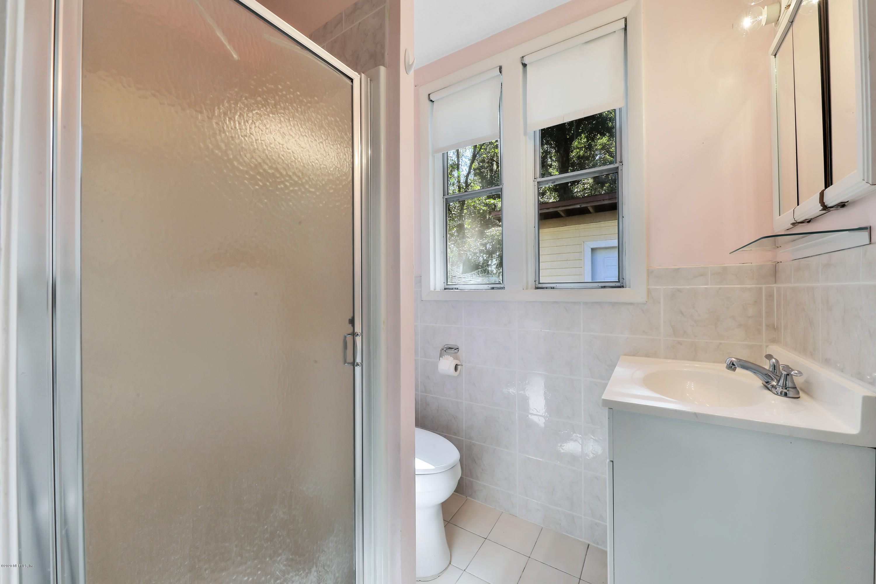 2424 Ridgewood Road Jacksonville, FL 32207 - Photo 22 of 33 1R4A6432