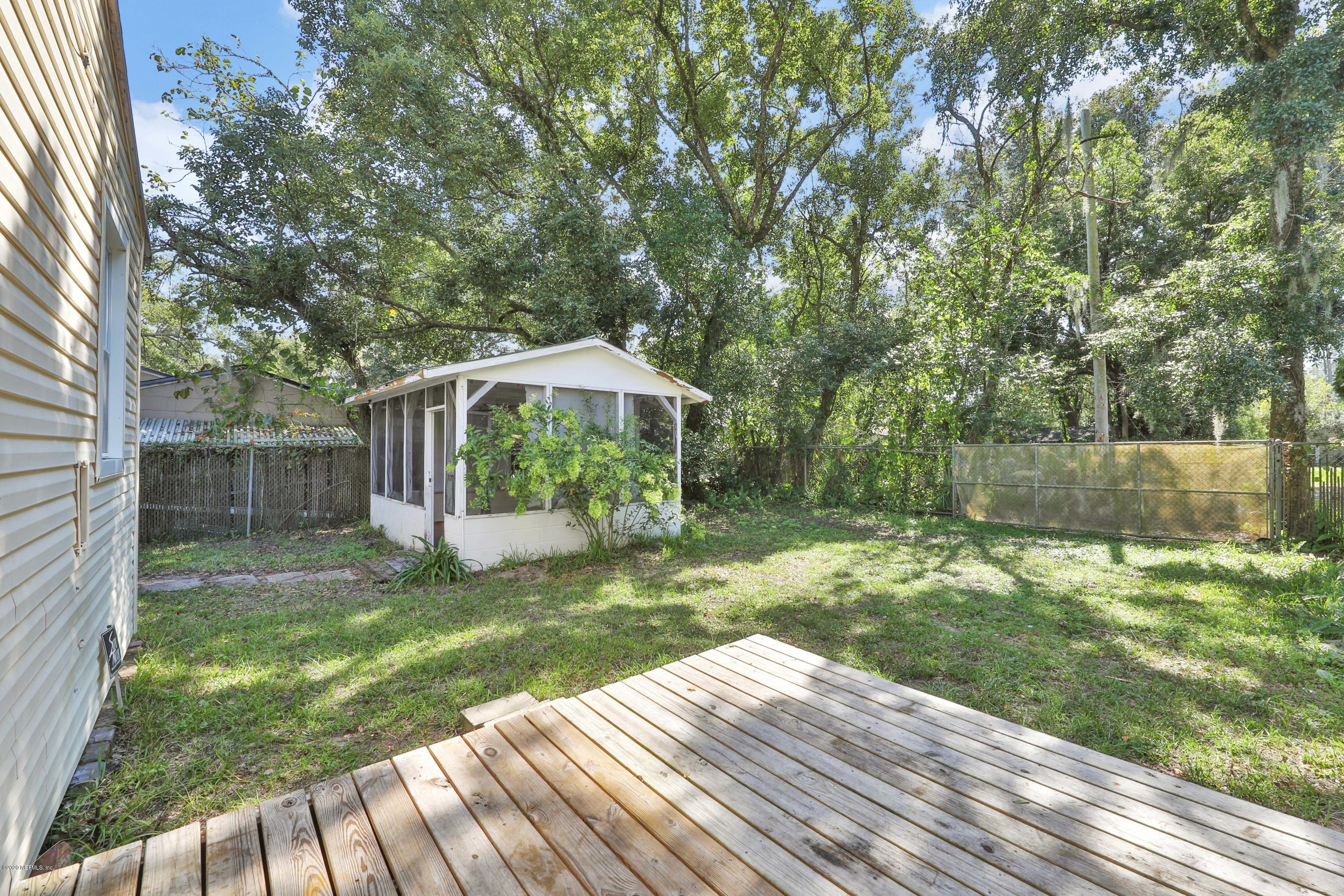 2424 Ridgewood Road Jacksonville, FL 32207 - Photo 30 of 33 1R4A6440