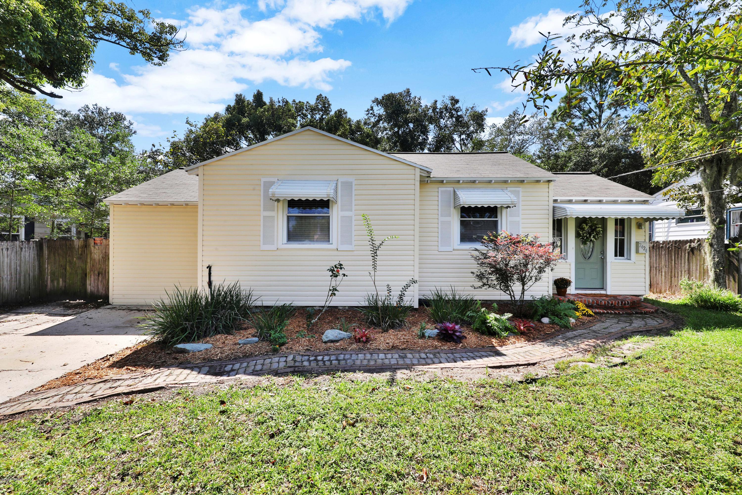 2424 Ridgewood Road Jacksonville, FL 32207 - Photo 3 of 33 1R4A6447