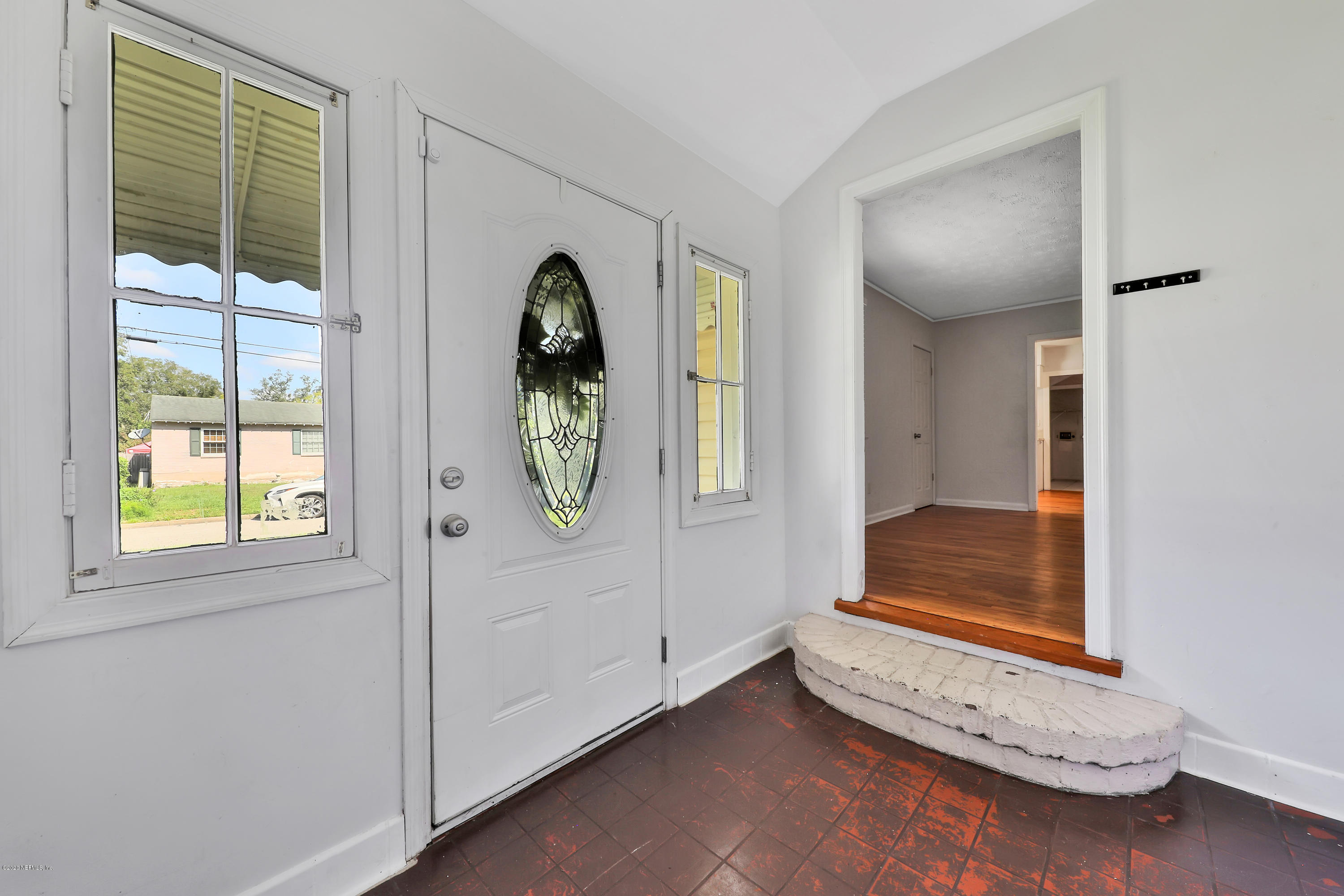 2424 Ridgewood Road Jacksonville, FL 32207 - Photo 6 of 33 1R4A6404