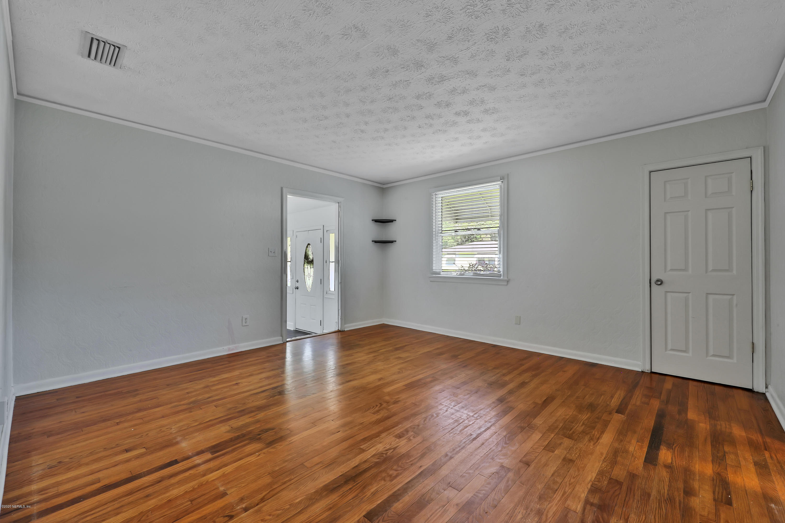 2424 Ridgewood Road Jacksonville, FL 32207 - Photo 9 of 33 1R4A6409