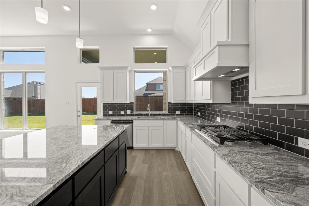 974 Reeves Drive DeSoto, TX 75115 - Photo 8 of 30 974 Reeves- Kitchen-3