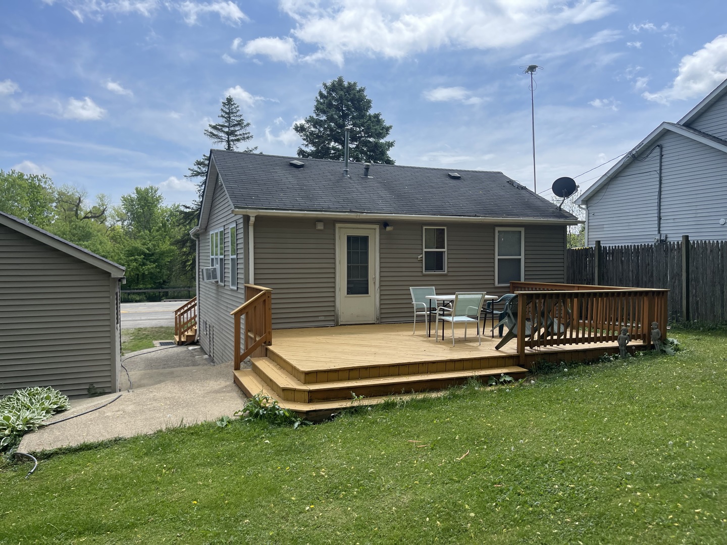 31750 North Darrell Road Lakemoor, IL 60051 - Photo 2 of 3