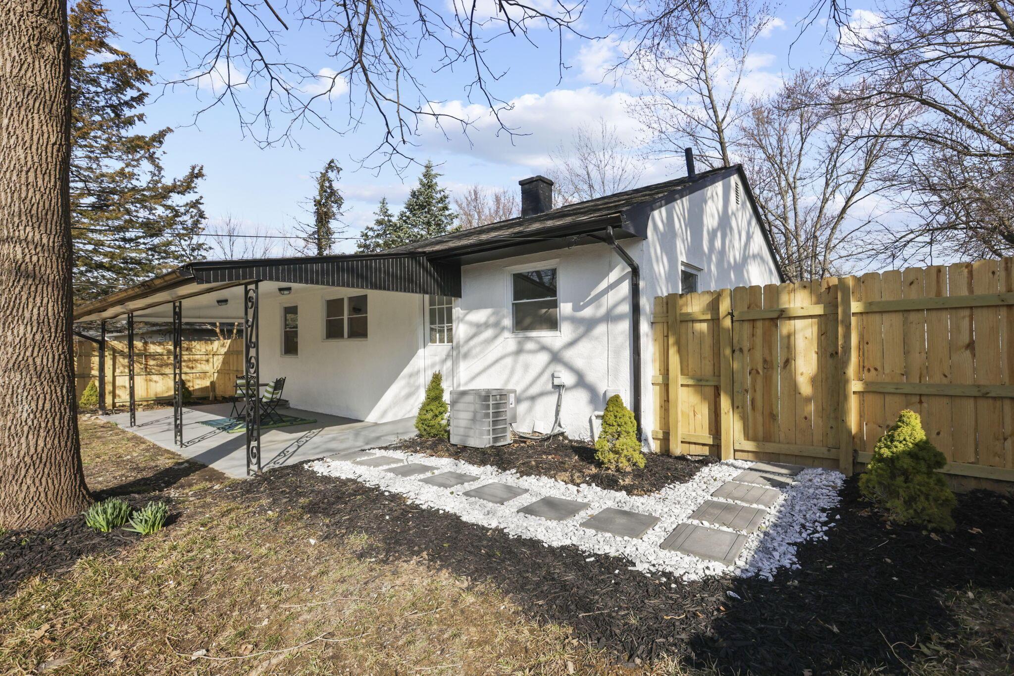 2265 Edgevale Road Columbus, OH 43221 - Photo 51 of 56 63-web-or-mls-0D3A9424