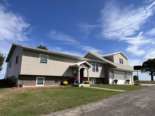 $499,000 | S4354 Curti Road, Genoa, WI 54632