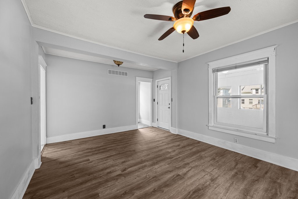 421 39th Street Moline, IL 61265 - Photo 6 of 28