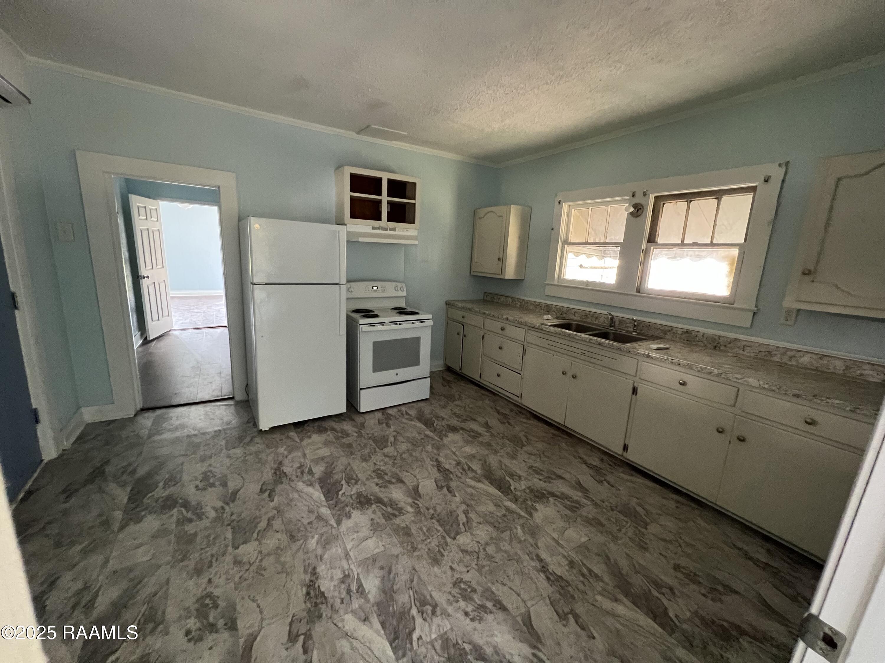210 Marne Street Lafayette, LA 70501 - Photo 5 of 9 Kitchen