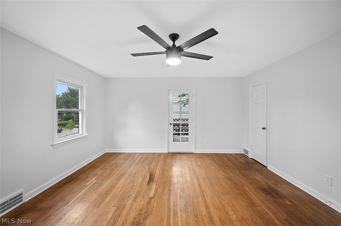 2392 Dysart Road Cleveland, OH 44118 - Photo 18 of 33 Gallery Image 18