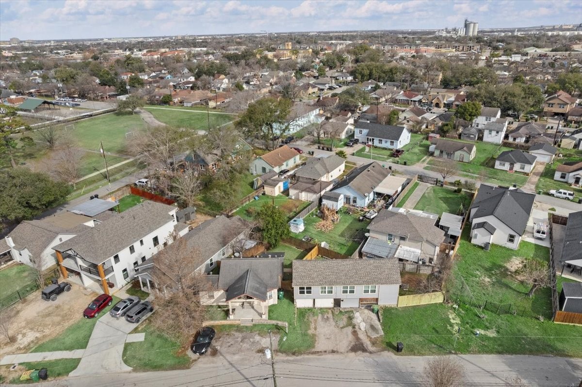 7413 Dallas Street Houston, TX 77011 - Photo 23 of 26 an aerial view of multiple house