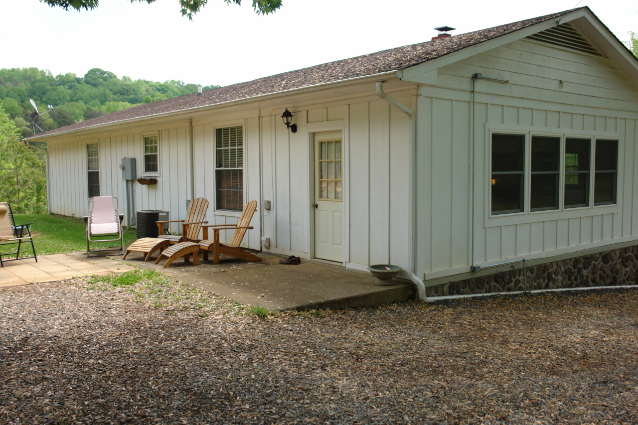2686 Penicks Mill Road Bedford, VA 24523 - Photo 11 of 12 Back