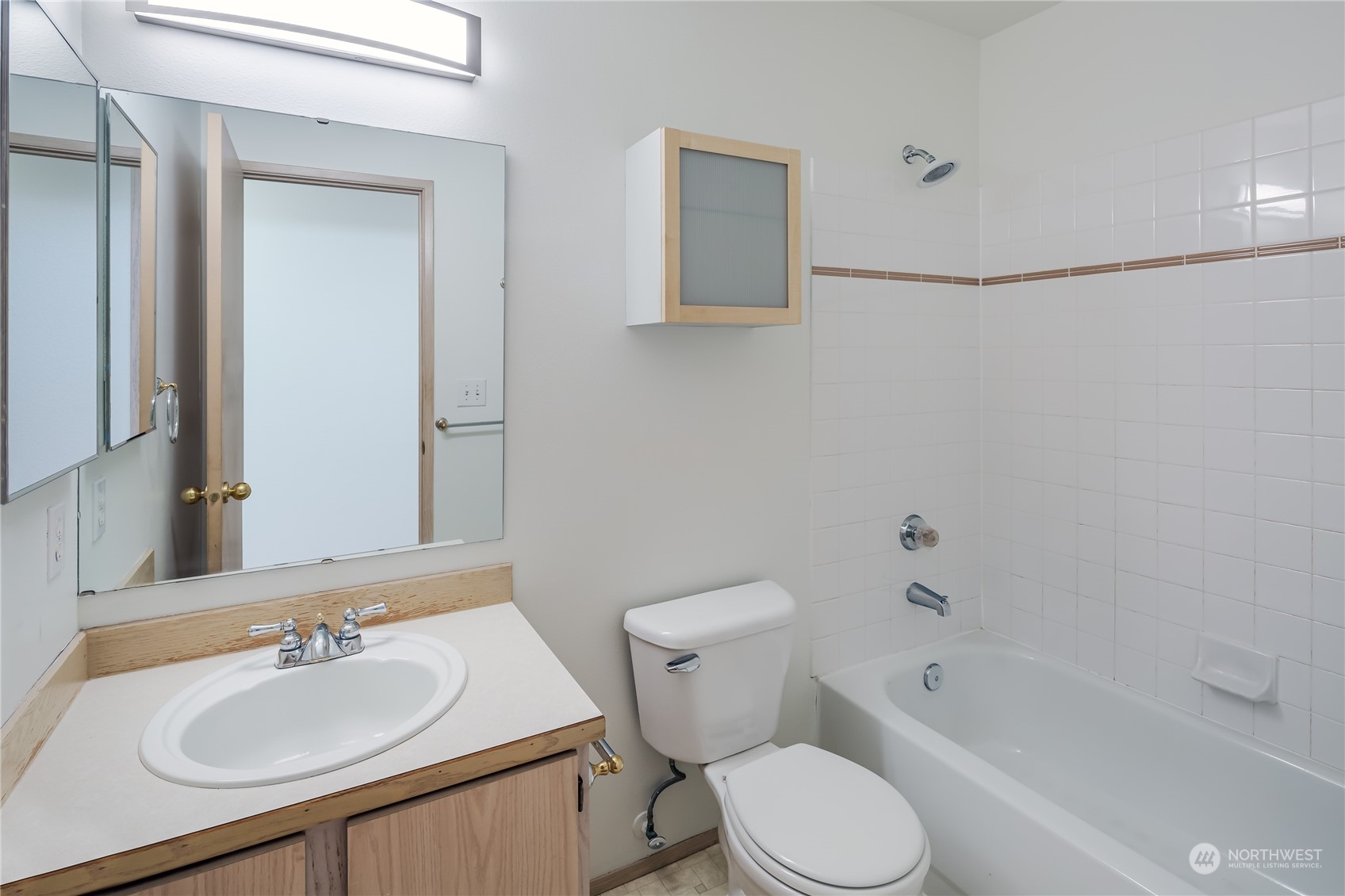 4118 25th Avenue Southwest Seattle, WA 98106 - Photo 11 of 15