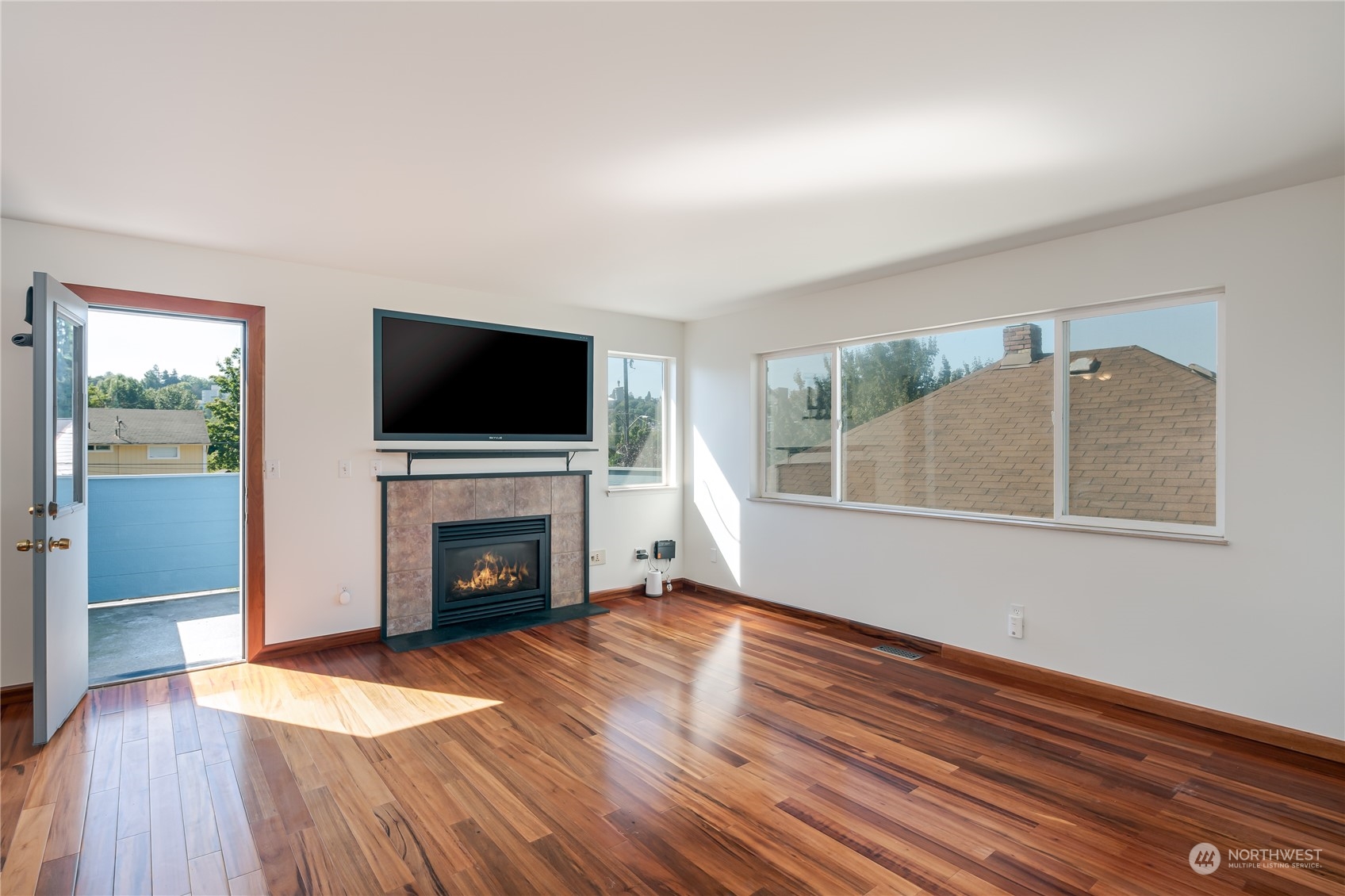 4118 25th Avenue Southwest Seattle, WA 98106 - Photo 5 of 15