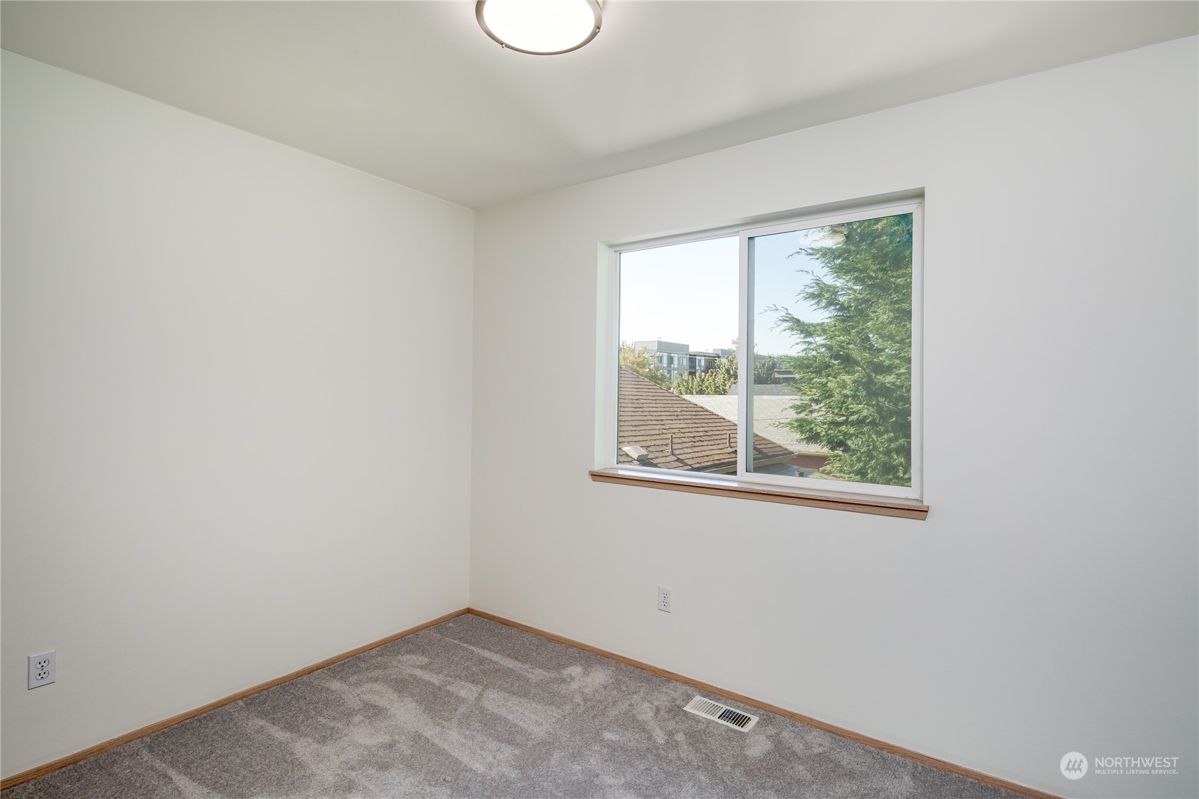 4118 25th Avenue Southwest Seattle, WA 98106 - Photo 7 of 15