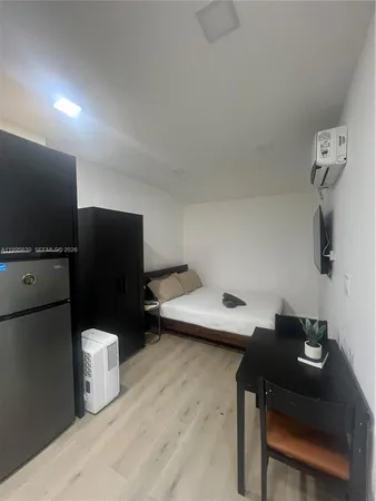 $1,595 | 2723 Southwest 13th Street, Unit STUDIO, Miami, FL 33135