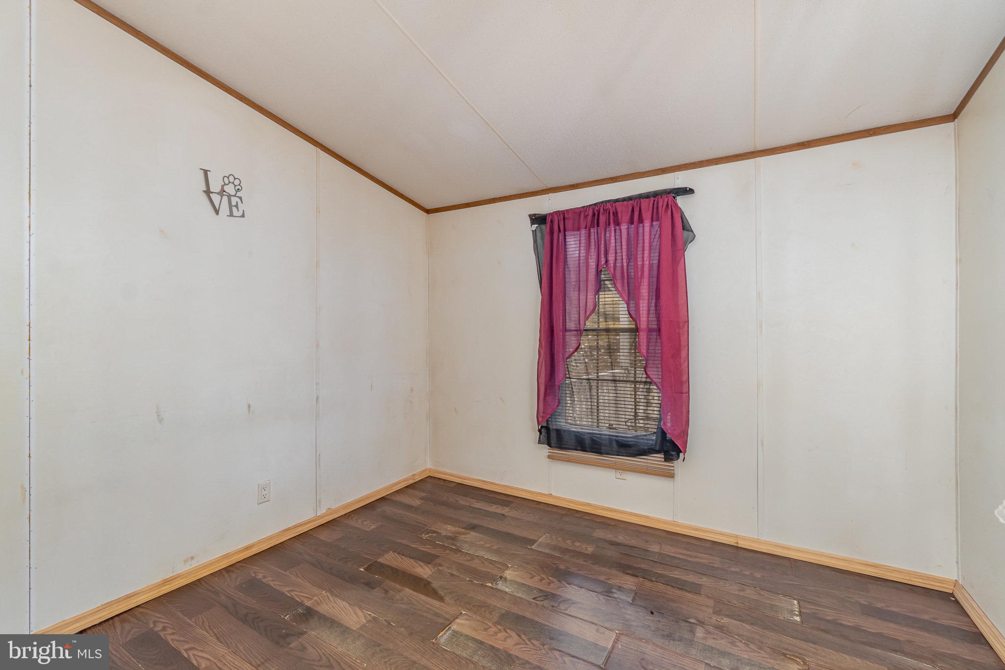 5600 Middle Ridge Road Newport, PA 17074 - Photo 27 of 56 Cozy corner with charming accents.