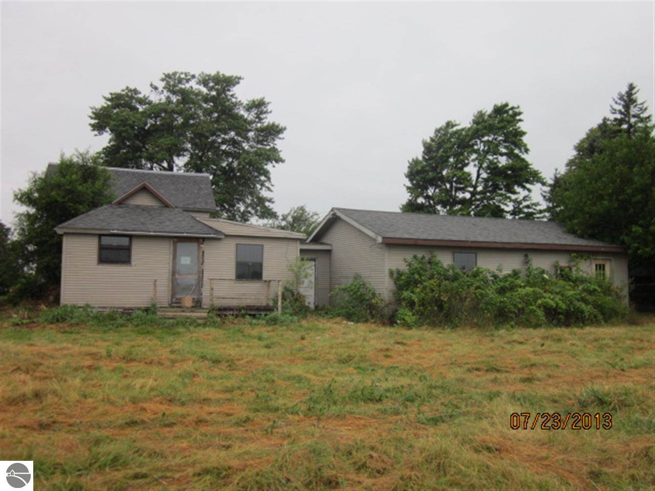 9322 North Wisner Road Breckenridge, MI 48615 - Photo 2 of 18 1749822-1.JPG