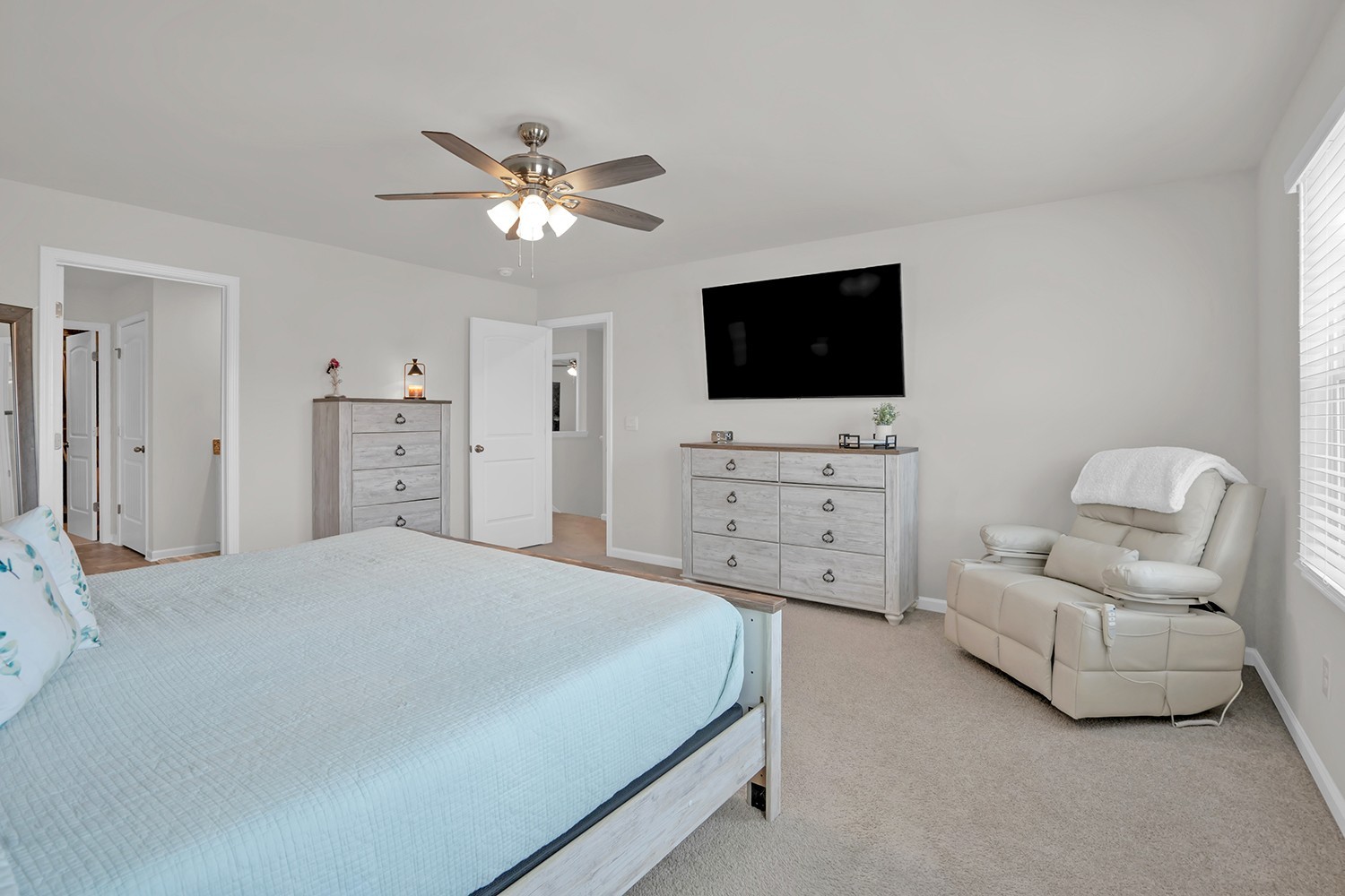 708 Pintail Pointe Lebanon, TN 37090 - Photo 20 of 41 a spacious bedroom with a bed and a flat screen tv