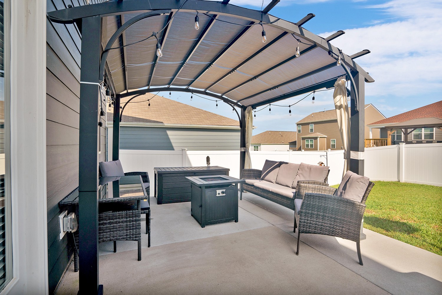 708 Pintail Pointe Lebanon, TN 37090 - Photo 30 of 41 a outdoor living space with furniture