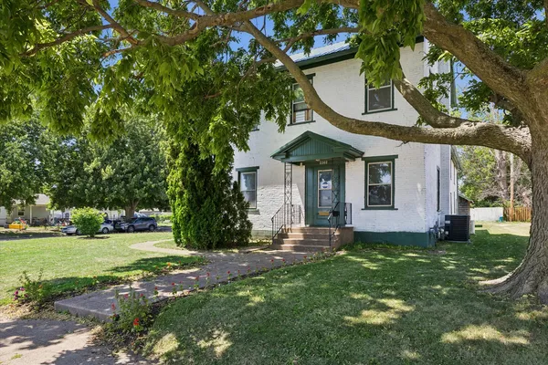 $154,900 | 2202 McKinley Street, Clinton, IA 52732