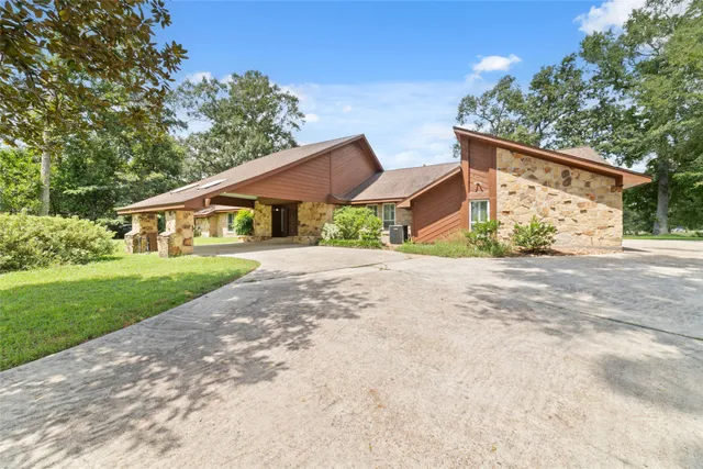 $549,000 | 601 Brandon Road, Conroe, TX 77302