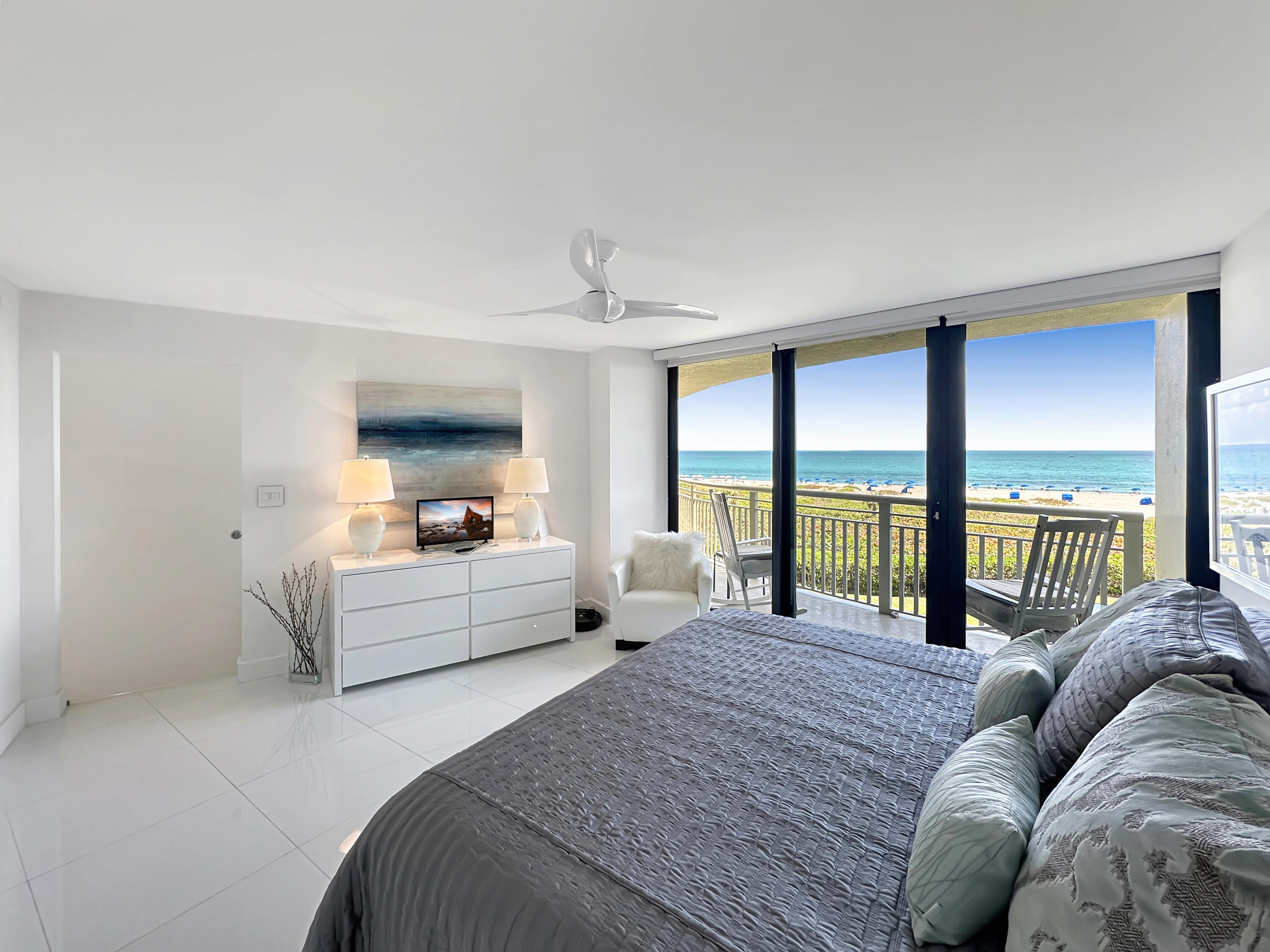 3000 North Ocean Drive, Unit 4D Singer Island, FL 33404 - Photo 16 of 58 Primary Bedroom