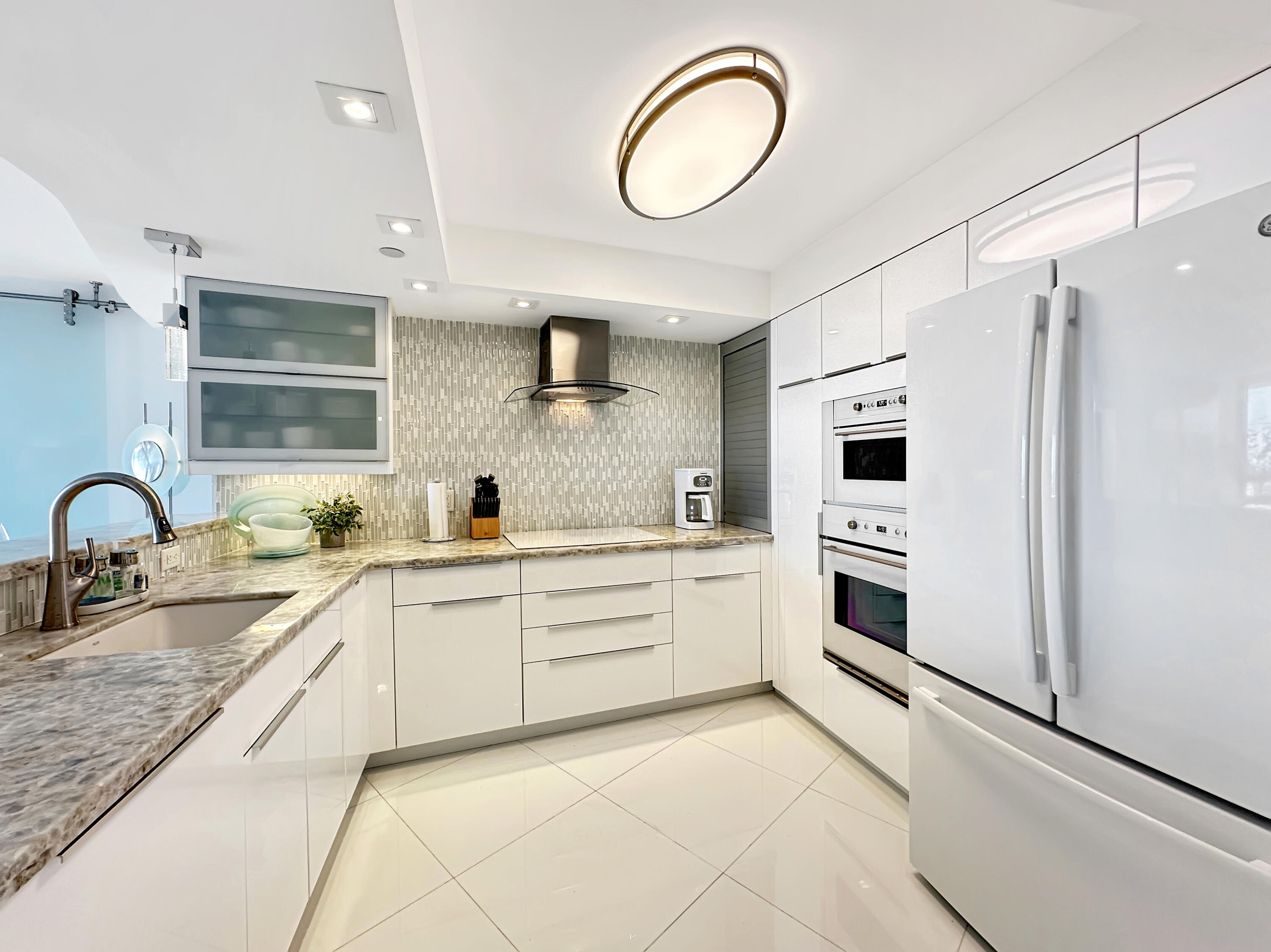 3000 North Ocean Drive, Unit 4D Singer Island, FL 33404 - Photo 10 of 58 Kitchen