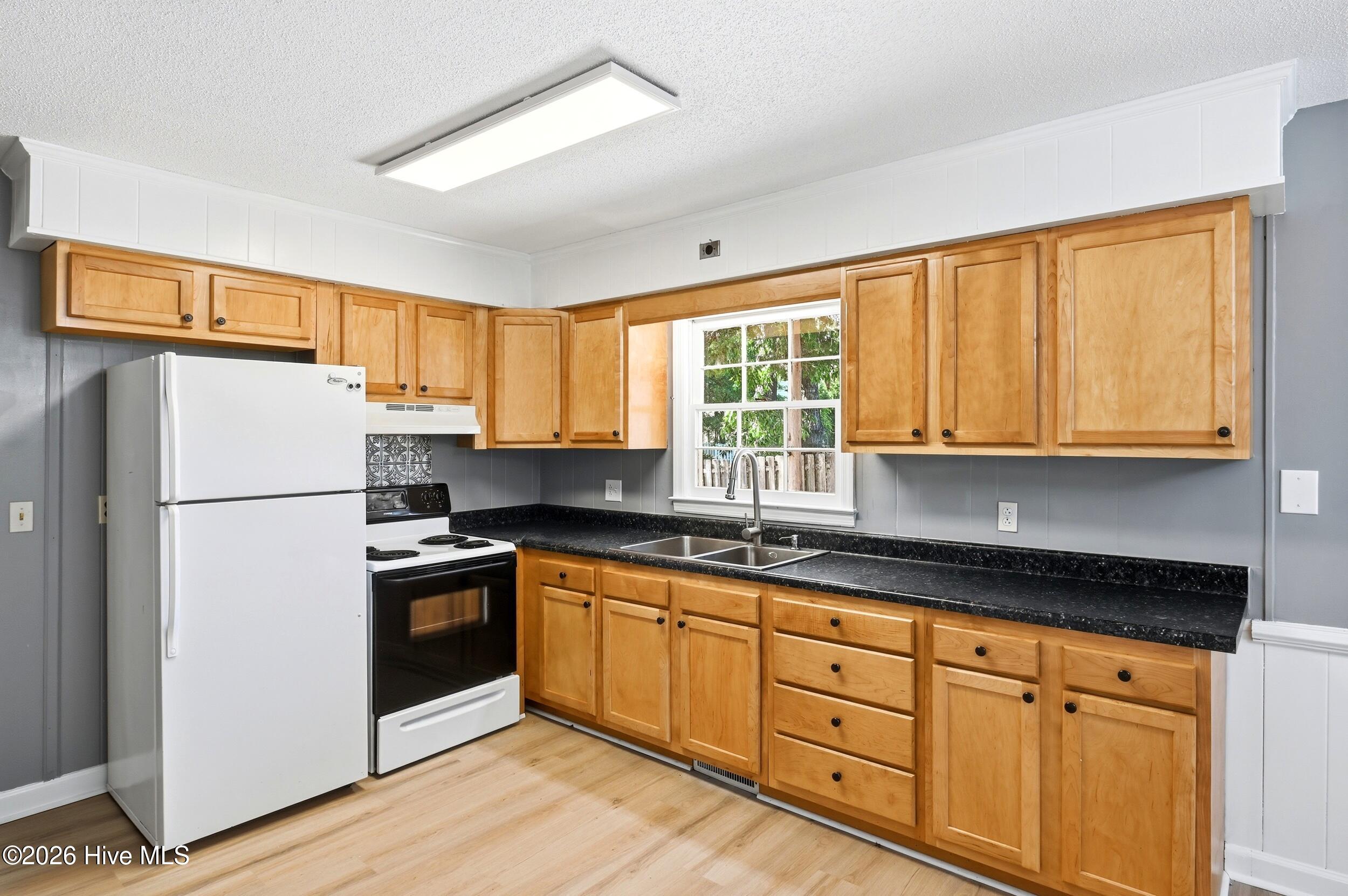 6803 Myrtle Grove Road Wilmington, NC 28409 - Photo 13 of 44 14_6803_myrtle_grove_rd_014