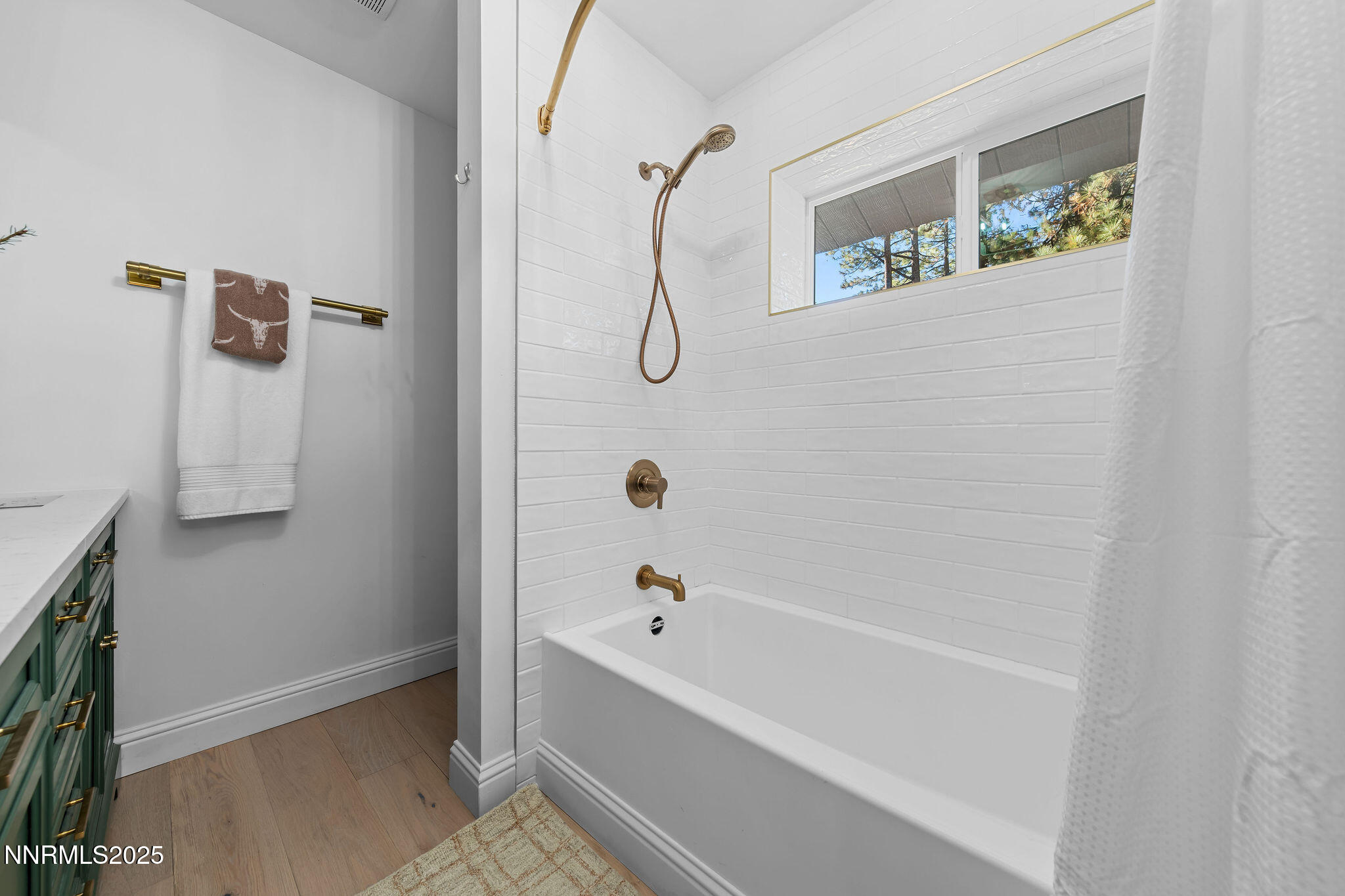 174 Hall Court Stateline, NV 89449 - Photo 26 of 40 a bathroom with a bathtub