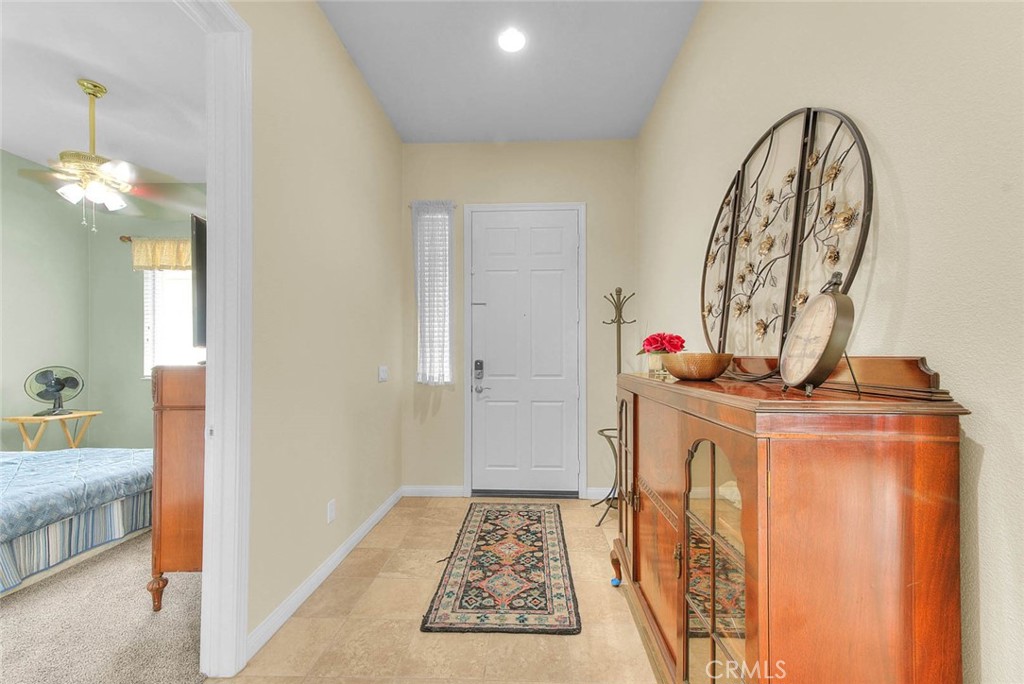 19360 Galloping Hill Road Apple Valley, CA 92308 - Photo 5 of 54